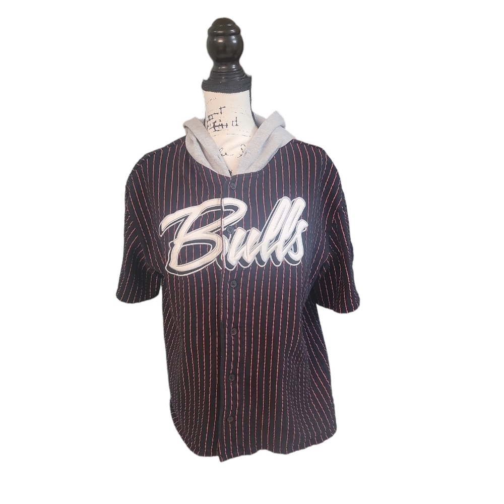 Chicago Bulls NBA Button Up Hooded Mens‎ Stripe Shirt Size Medium